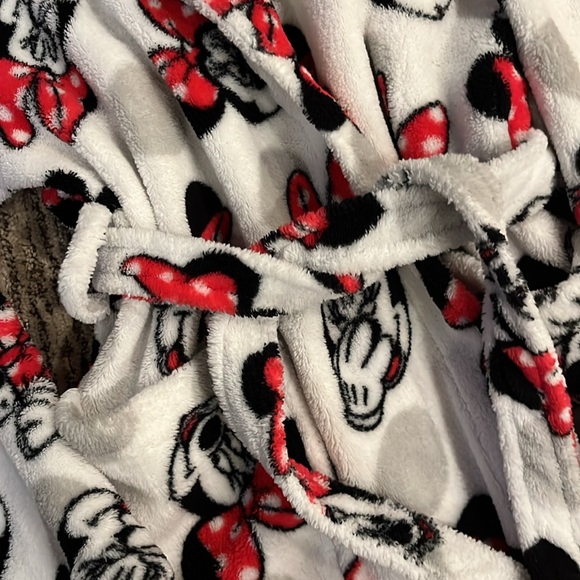 Minnie Mouse Fleece Robe - Picture 2 of 4